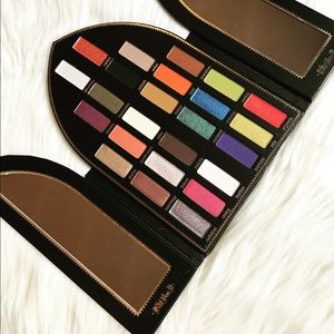 💎 LIMITED EDITION 💎 SAINT SINNER PALETTE